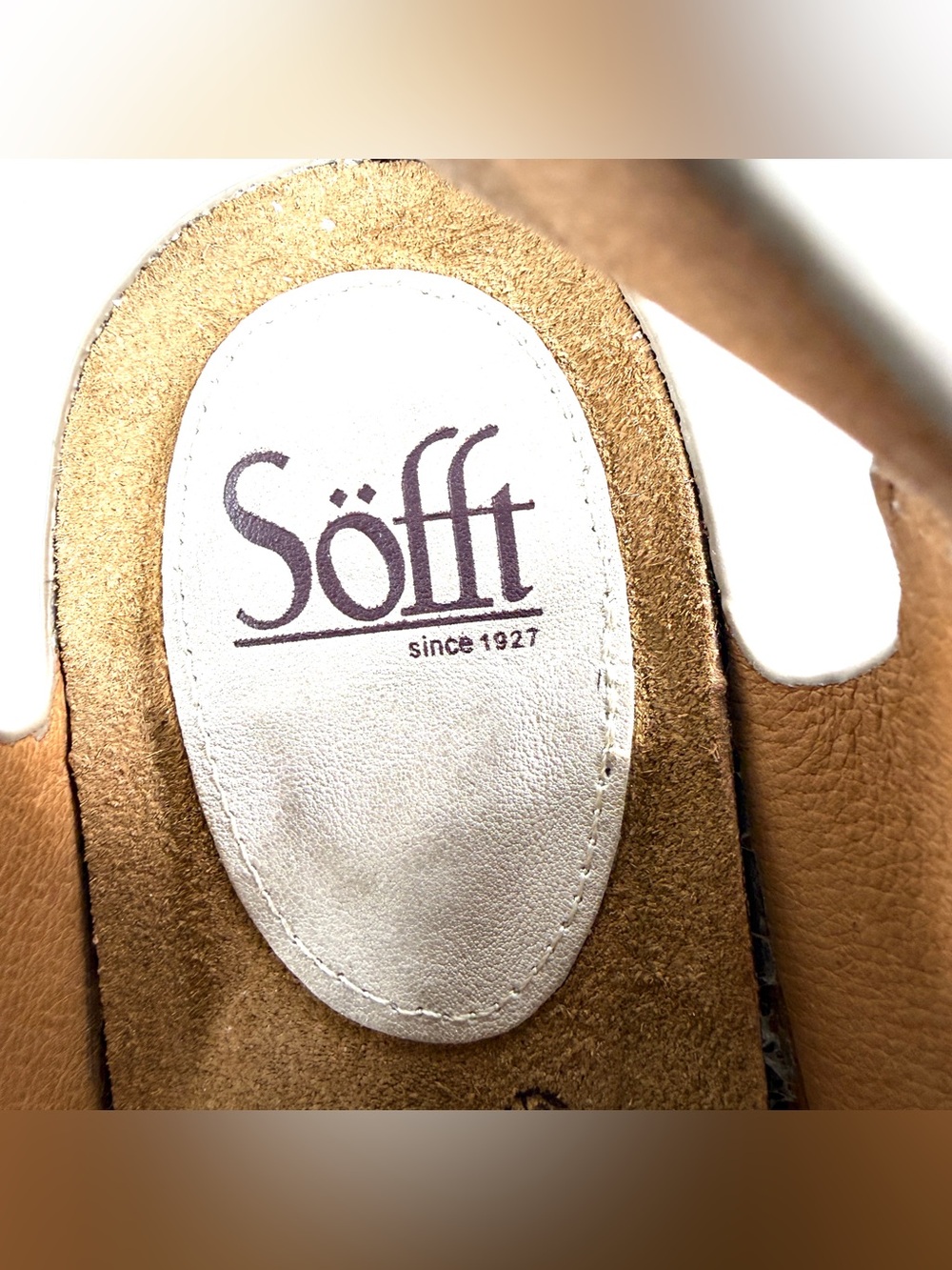 Sofft Bali Women Size 9 Gold Metallic Leather Sandal Ankle Strap Hook Loop Wedge - Picture 7 of 9